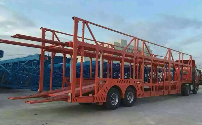 湖北程力一體化多功能隨車吊及新規轎運車盛大上市